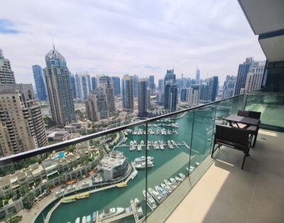 Experience exclusivity in this Marina-side 1-bedroom apartment.